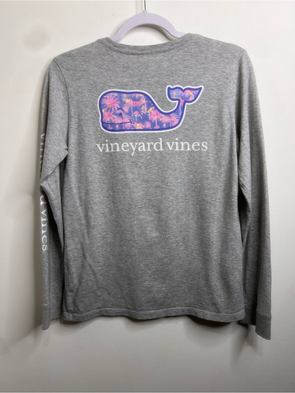 Vineyard Vines Whale Tail Light Gray Long-Sleeve Pocket Tee Tropical Palm Size M